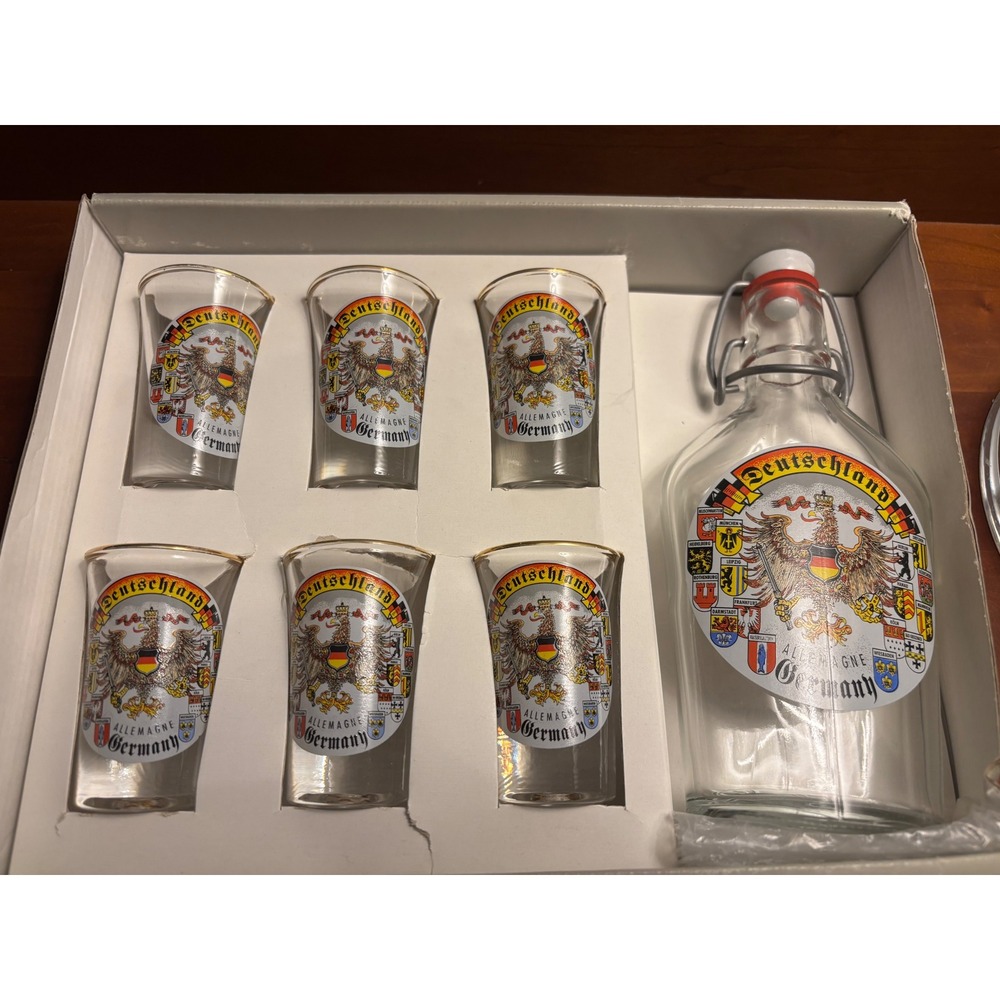 Deutschland Germany Souvenir Schnapps Decanter and 6 Shot‎ Glass Set Gold Rim